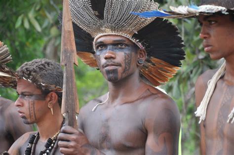 Tapahtuma: Kuinka Tupinambá-heimon rituaali muutti Amazonian ekologiaa ja johti portugalilaisten tutkimusmatkailijoiden saapumiseen